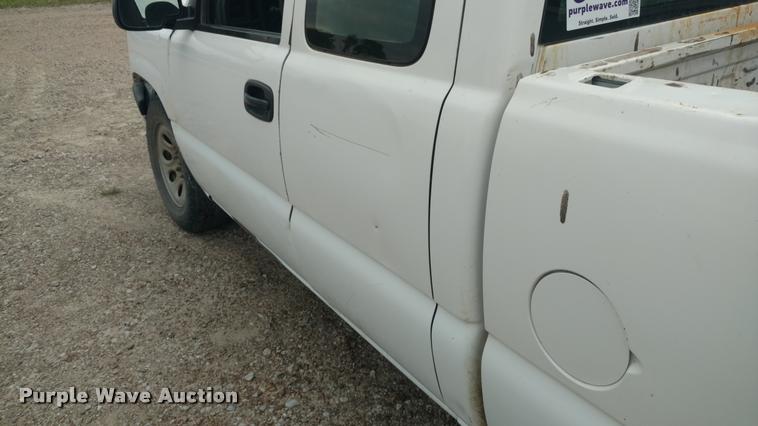 image for item DB0972 2006 Chevrolet Silverado 1500 Ext. Cab pickup truck