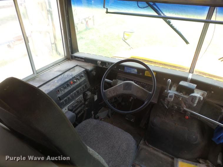 image for item DB0980 1995 International 3800 school bus