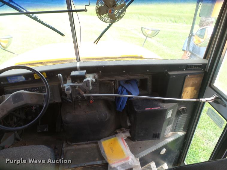 image for item DB0980 1995 International 3800 school bus