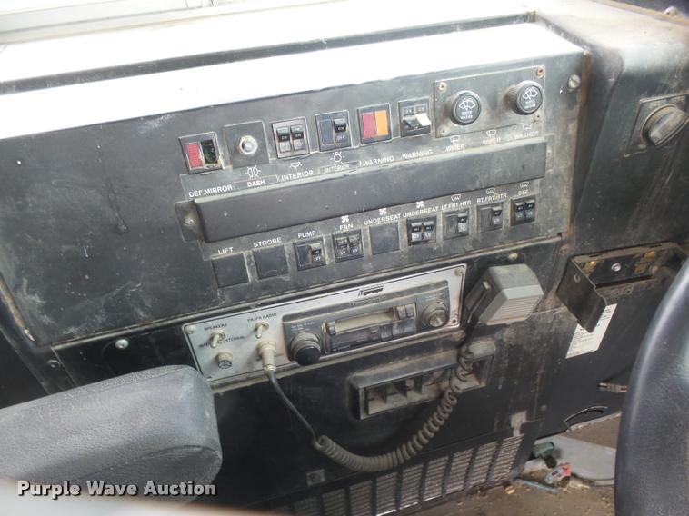 image for item DB0980 1995 International 3800 school bus