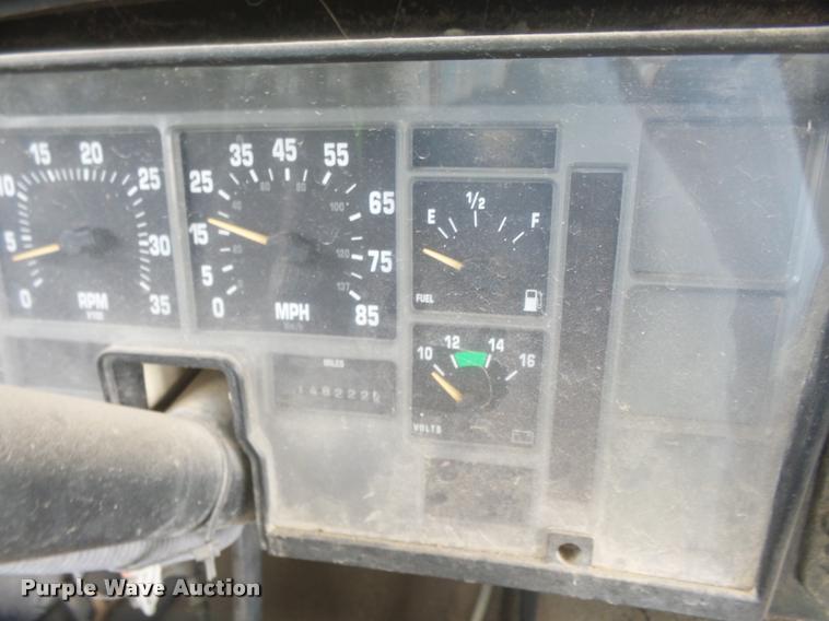 image for item DB0980 1995 International 3800 school bus