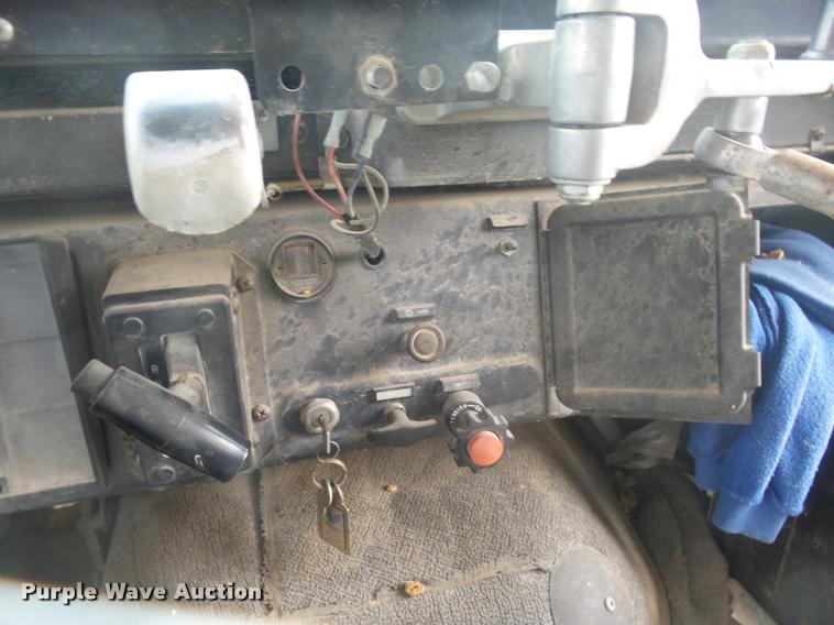 image for item DB0980 1995 International 3800 school bus