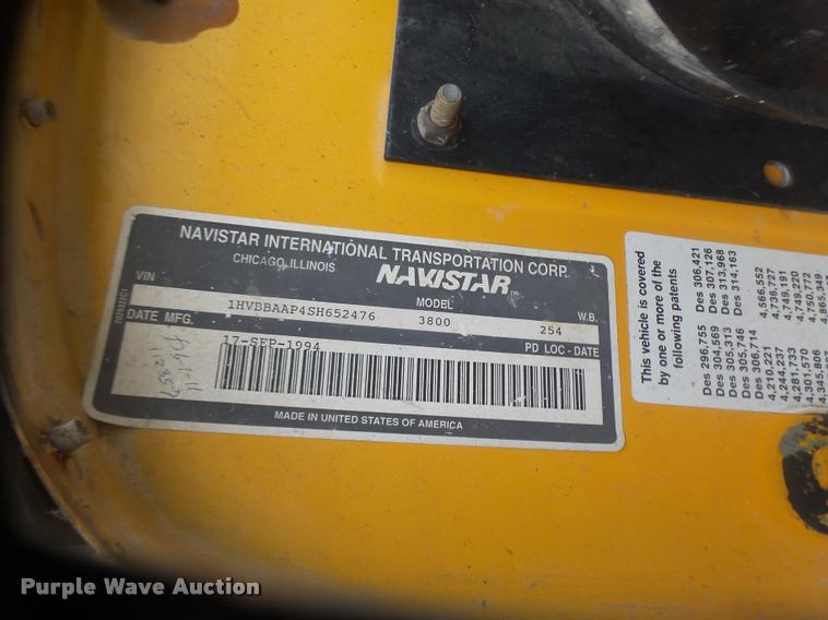 image for item DB0980 1995 International 3800 school bus