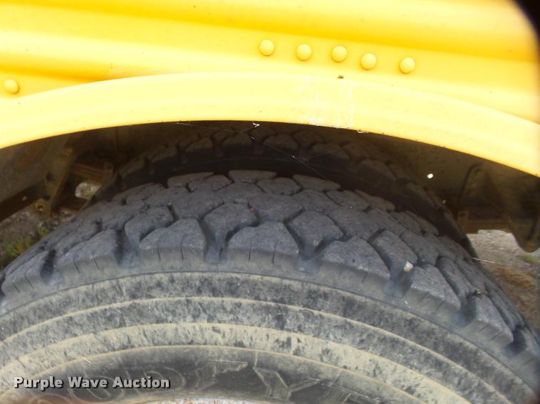 image for item DB0980 1995 International 3800 school bus