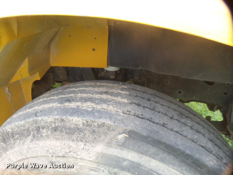 image for item DB0980 1995 International 3800 school bus