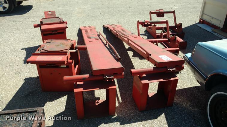 image for item DB0999 Hunter automotive rack