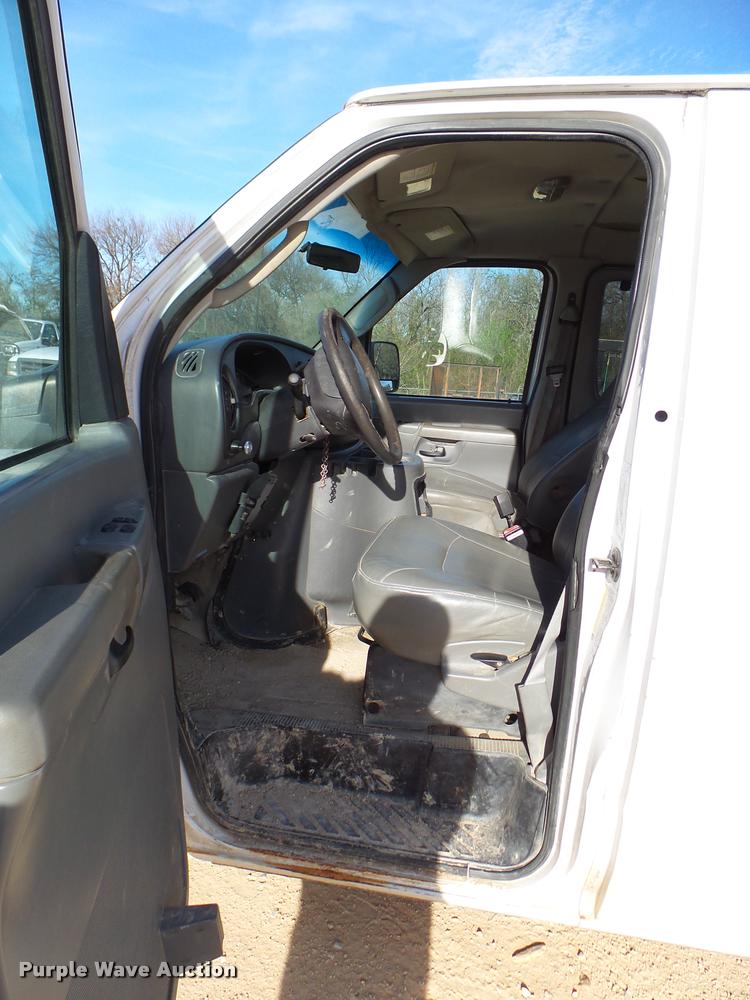 image for item DB2456 2005 Ford Econoline E350 Extended van