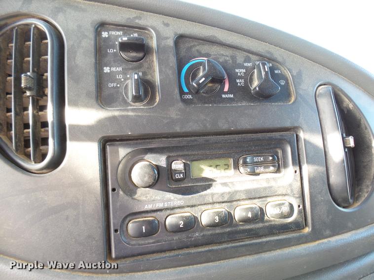 image for item DB2456 2005 Ford Econoline E350 Extended van