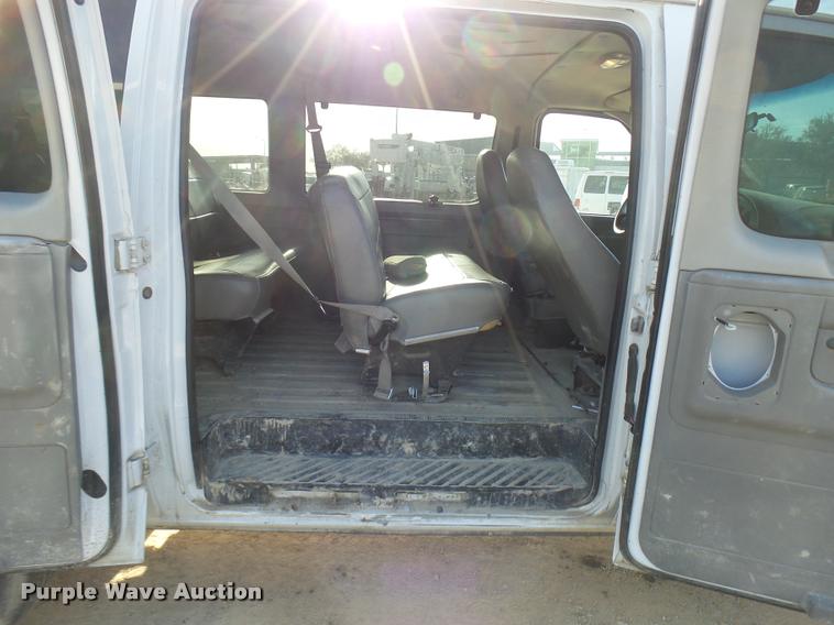 image for item DB2456 2005 Ford Econoline E350 Extended van