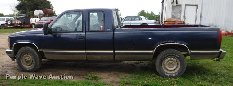 image for item DB3949 1989 Chevrolet 1500 Scottsdale Ext. Cab pickup truck