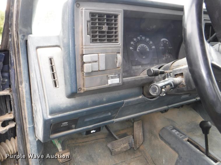 image for item DB3949 1989 Chevrolet 1500 Scottsdale Ext. Cab pickup truck