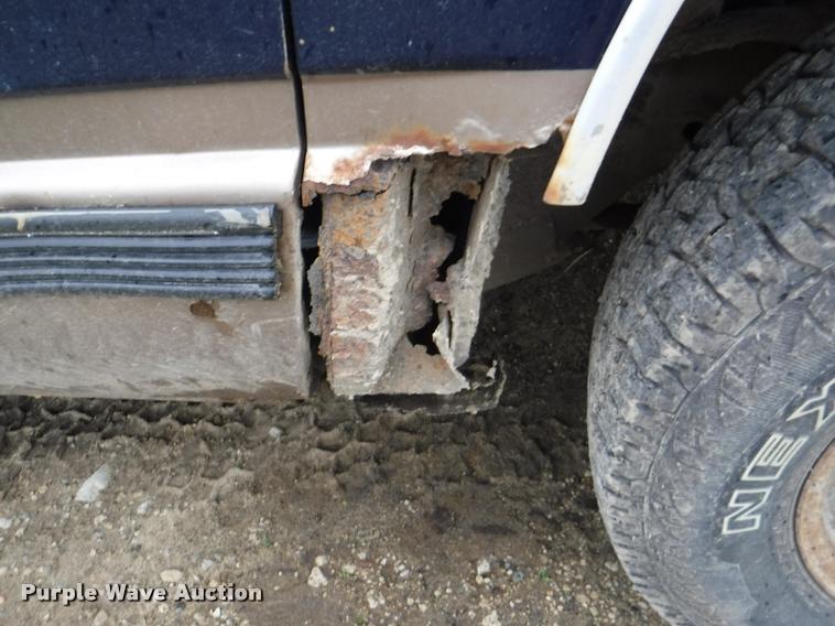 image for item DB3949 1989 Chevrolet 1500 Scottsdale Ext. Cab pickup truck