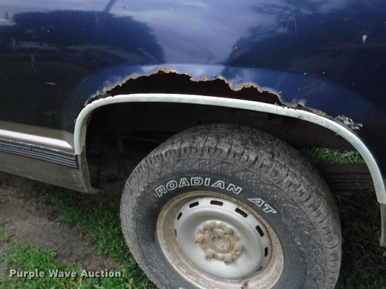 image for item DB3949 1989 Chevrolet 1500 Scottsdale Ext. Cab pickup truck