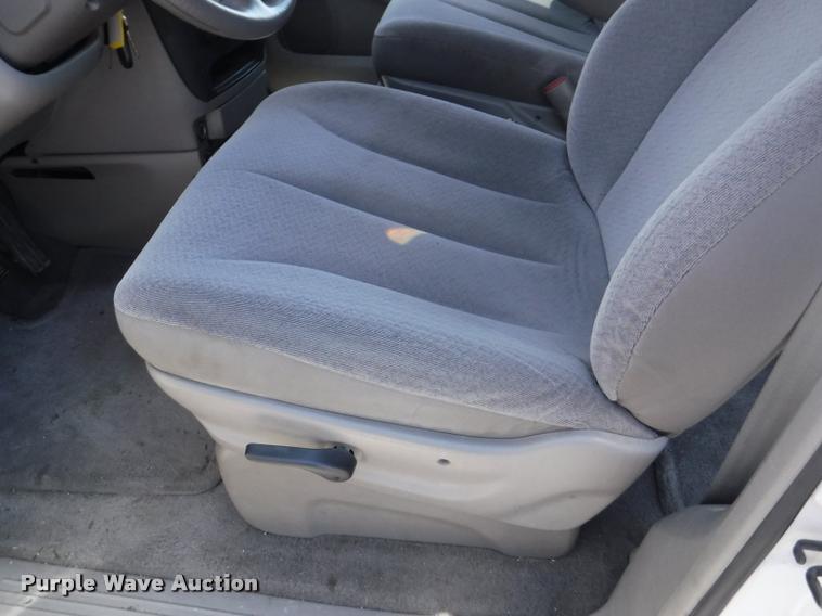 image for item DB3998 2001 Dodge Grand Caravan Sport van