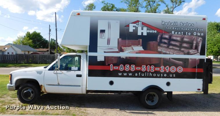 image for item DB9488 1999 Chevrolet 3500 box truck