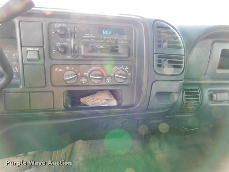 image for item DB9488 1999 Chevrolet 3500 box truck