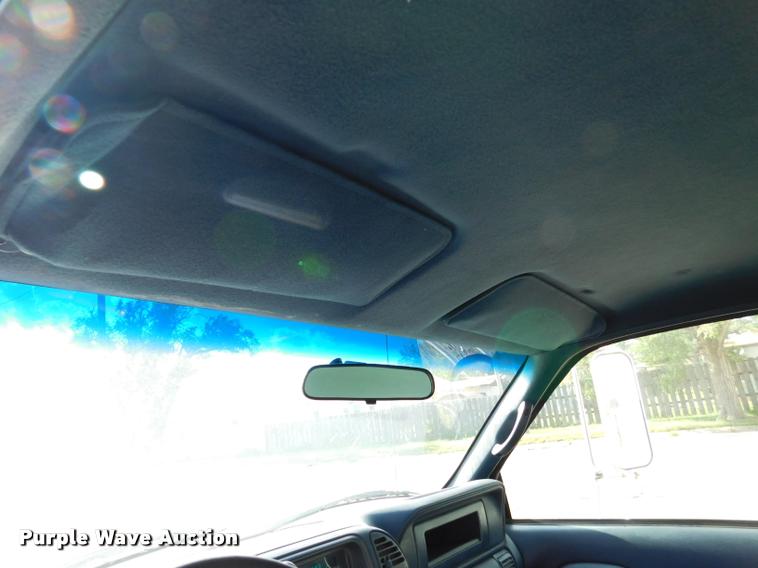 image for item DB9488 1999 Chevrolet 3500 box truck