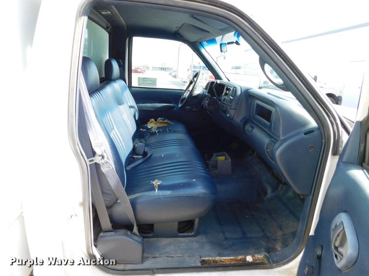 image for item DB9488 1999 Chevrolet 3500 box truck