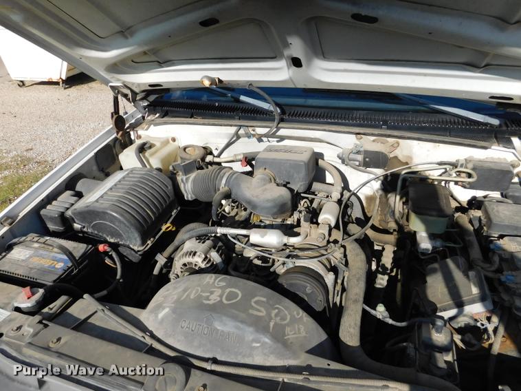 image for item DB9488 1999 Chevrolet 3500 box truck