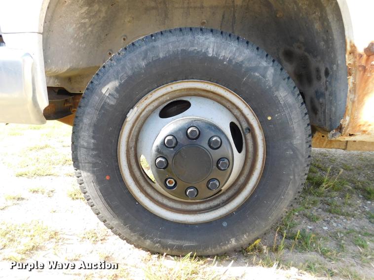 image for item DB9488 1999 Chevrolet 3500 box truck