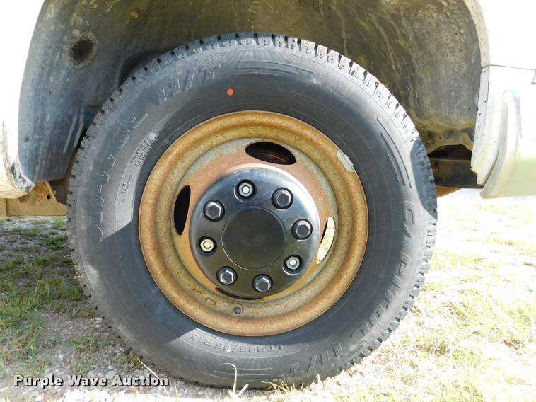 image for item DB9488 1999 Chevrolet 3500 box truck