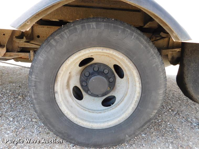 image for item DB9488 1999 Chevrolet 3500 box truck