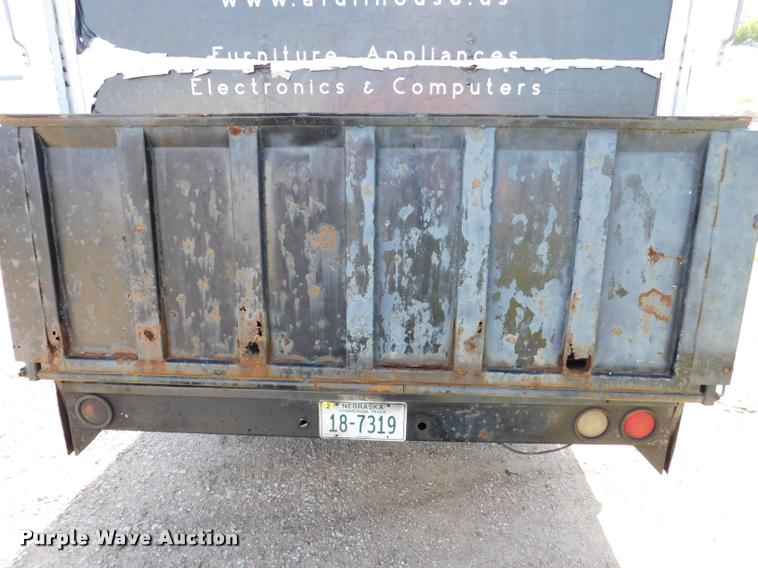 image for item DB9488 1999 Chevrolet 3500 box truck