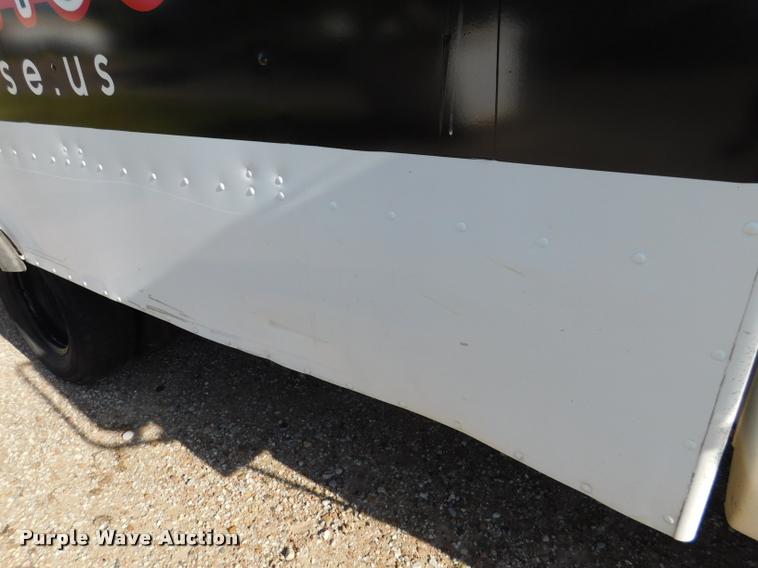 image for item DB9488 1999 Chevrolet 3500 box truck