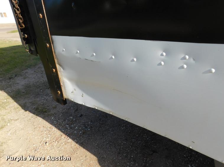 image for item DB9488 1999 Chevrolet 3500 box truck