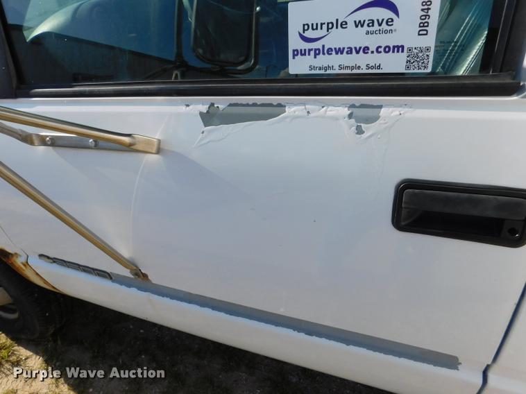 image for item DB9488 1999 Chevrolet 3500 box truck