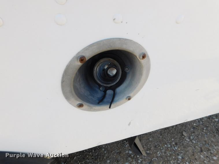 image for item DB9488 1999 Chevrolet 3500 box truck