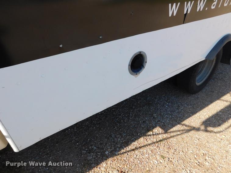 image for item DB9488 1999 Chevrolet 3500 box truck