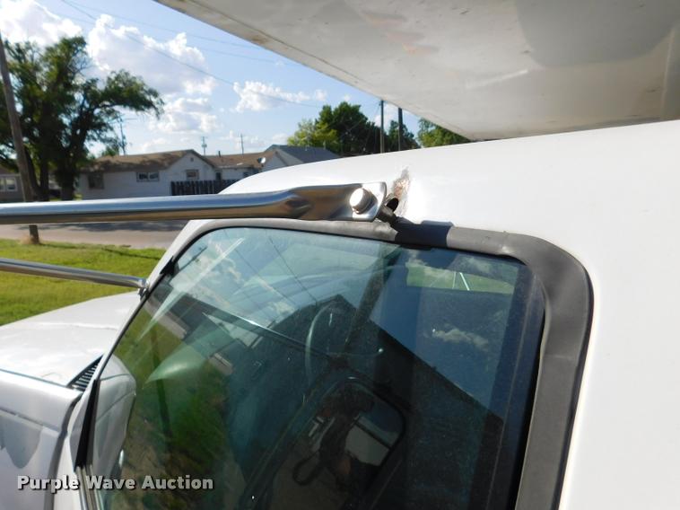 image for item DB9488 1999 Chevrolet 3500 box truck