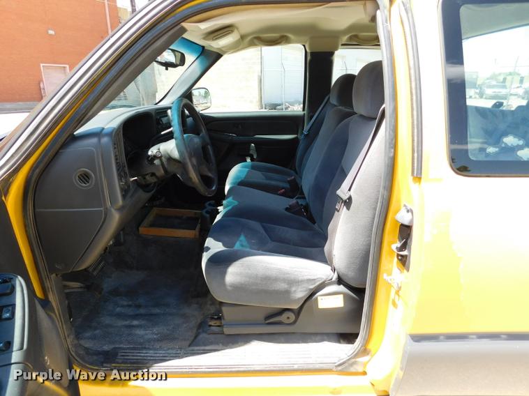 image for item DB9491 2006 GMC Sierra 1500 Ext. Cab pickup truck