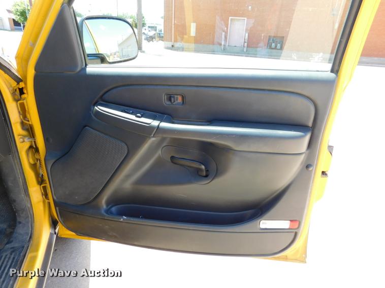 image for item DB9491 2006 GMC Sierra 1500 Ext. Cab pickup truck