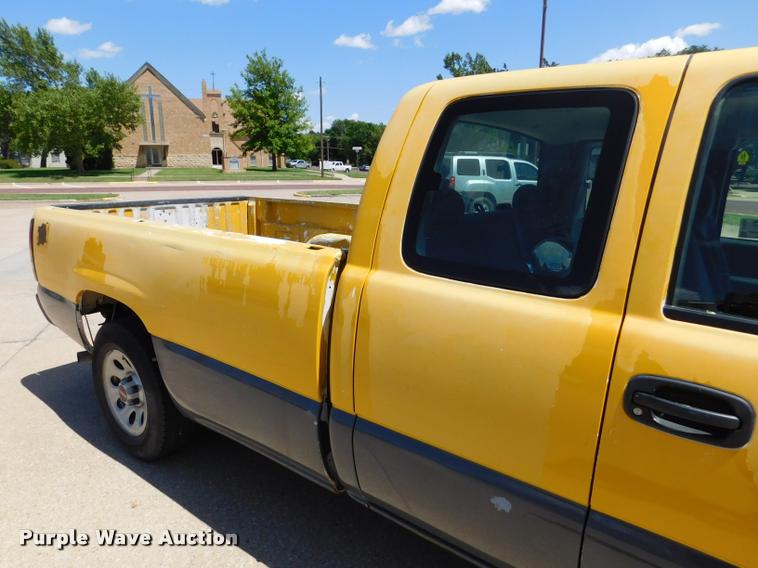 image for item DB9491 2006 GMC Sierra 1500 Ext. Cab pickup truck