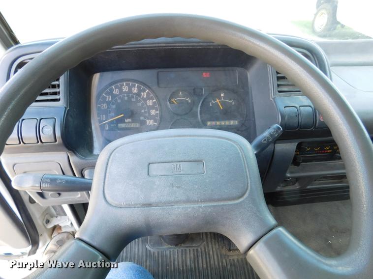 image for item DB9492 1998 Chevrolet W3500 box truck