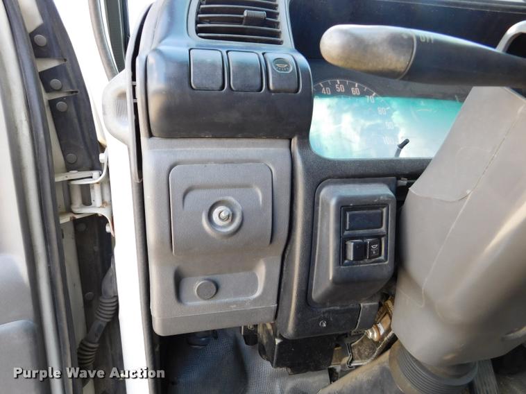 image for item DB9492 1998 Chevrolet W3500 box truck