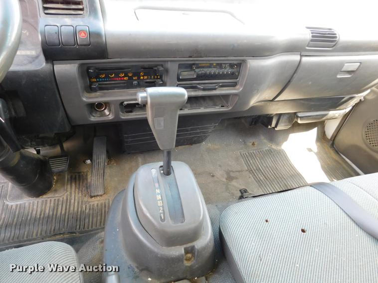 image for item DB9492 1998 Chevrolet W3500 box truck