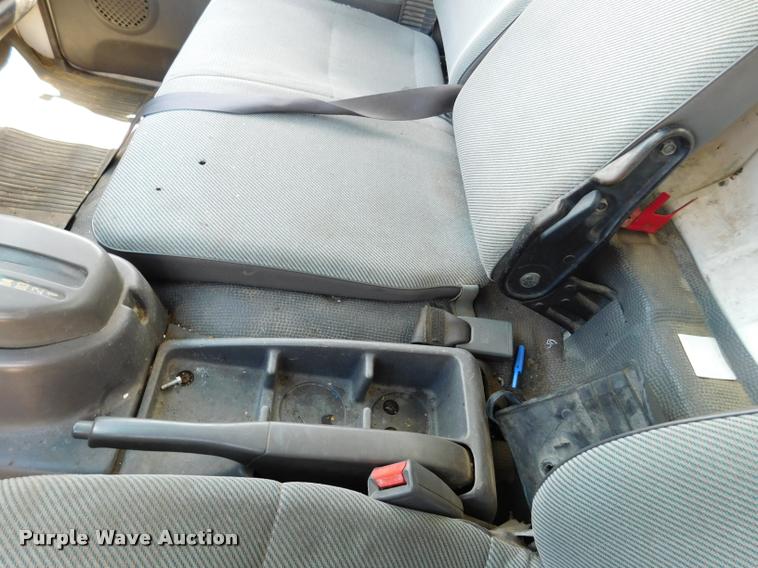 image for item DB9492 1998 Chevrolet W3500 box truck