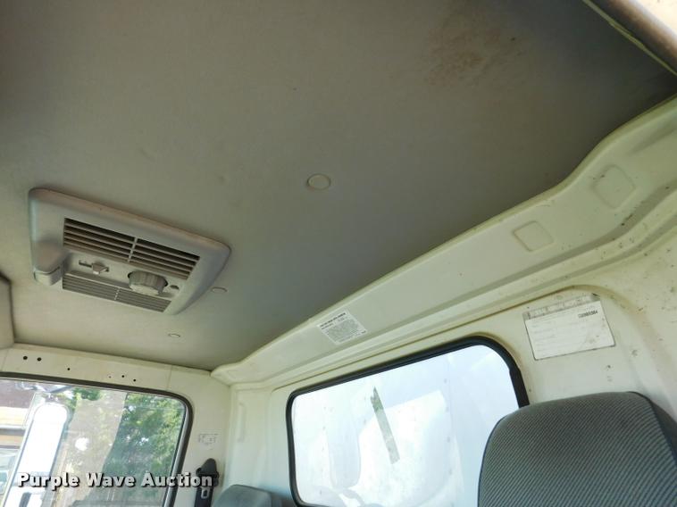 image for item DB9492 1998 Chevrolet W3500 box truck