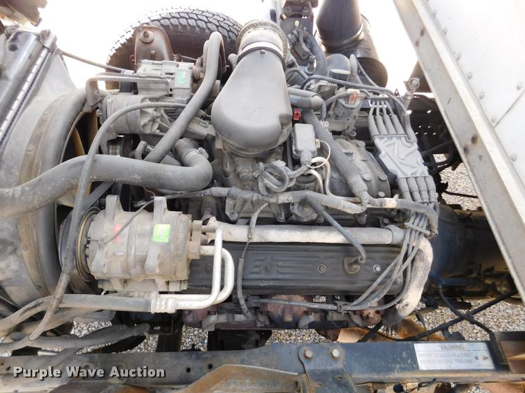 image for item DB9492 1998 Chevrolet W3500 box truck