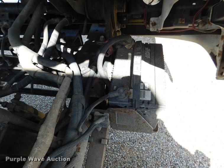 image for item DB9492 1998 Chevrolet W3500 box truck