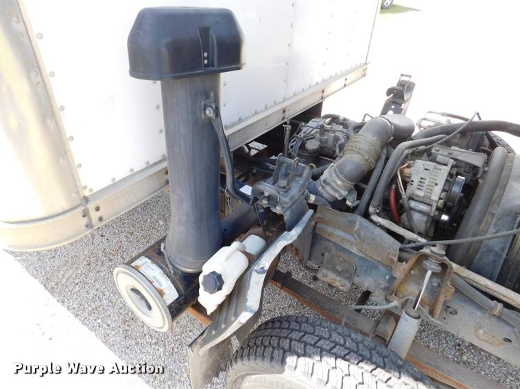 image for item DB9492 1998 Chevrolet W3500 box truck