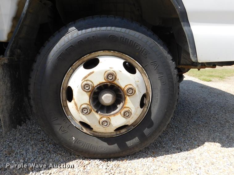 image for item DB9492 1998 Chevrolet W3500 box truck