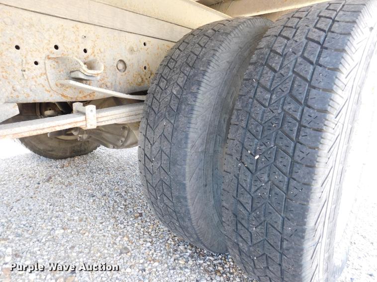 image for item DB9492 1998 Chevrolet W3500 box truck