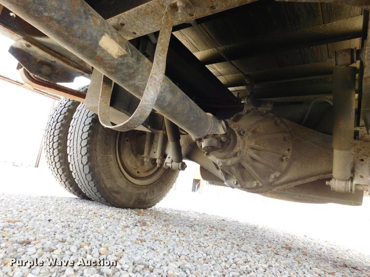 image for item DB9492 1998 Chevrolet W3500 box truck