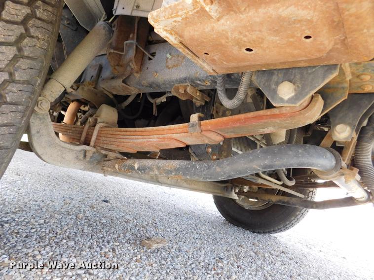 image for item DB9492 1998 Chevrolet W3500 box truck