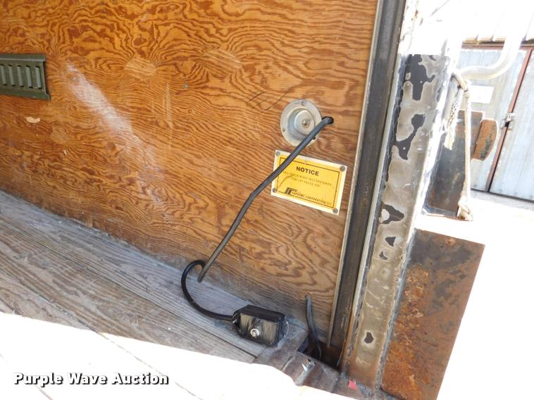 image for item DB9492 1998 Chevrolet W3500 box truck