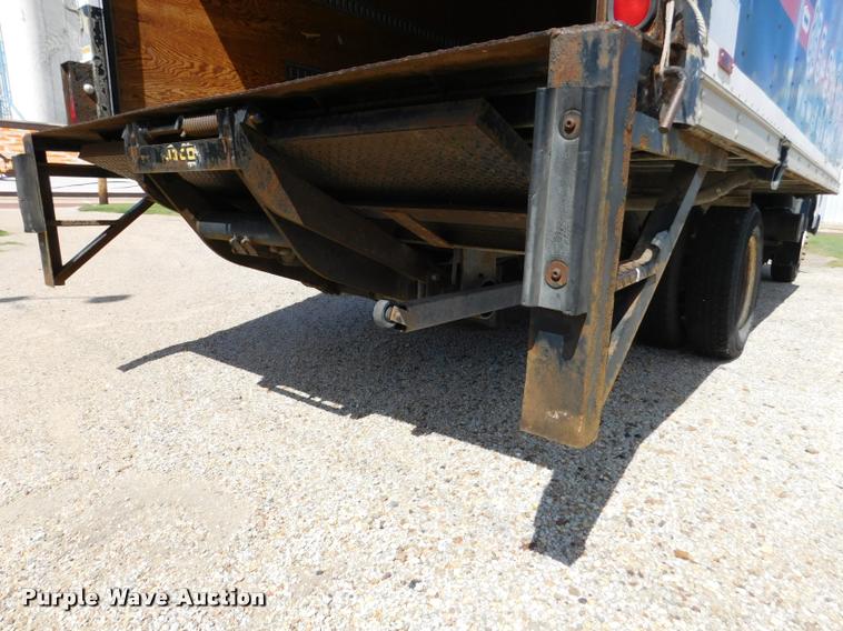 image for item DB9492 1998 Chevrolet W3500 box truck